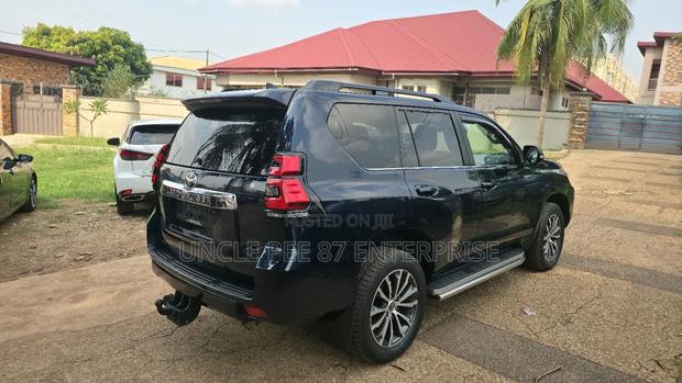 Toyota Land Cruiser Prado 3.0 190hp 2019 Black photo 16