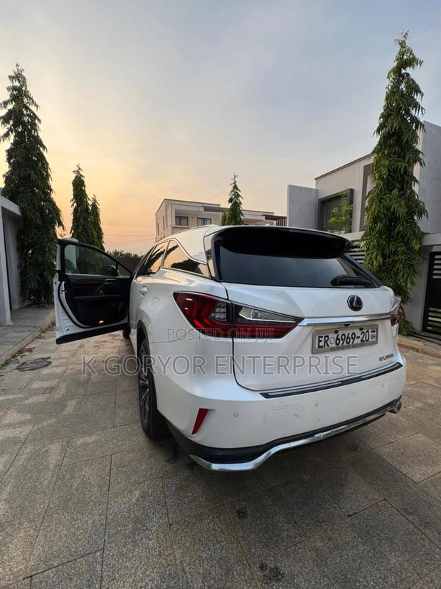 Lexus RX 350 2019 White photo 8