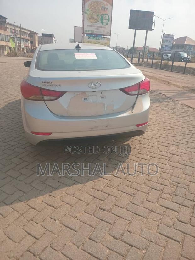 Hyundai Elantra Limited 4dr Sedan (1.8L 4cyl 6A) 2014 Silver photo 3