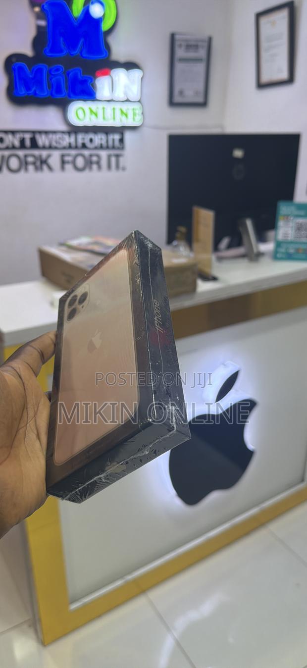 Apple iPhone 11 Pro Max 64 GB Gold photo 3