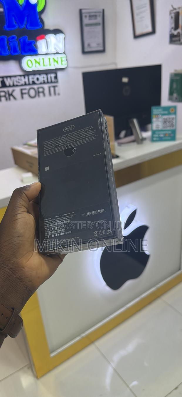 Apple iPhone 11 Pro Max 64 GB Gold photo 4