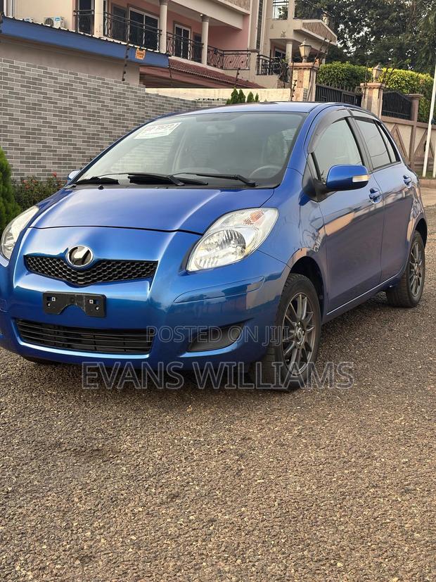 Toyota Vitz 1.3 AWD 5dr 2010 Blue