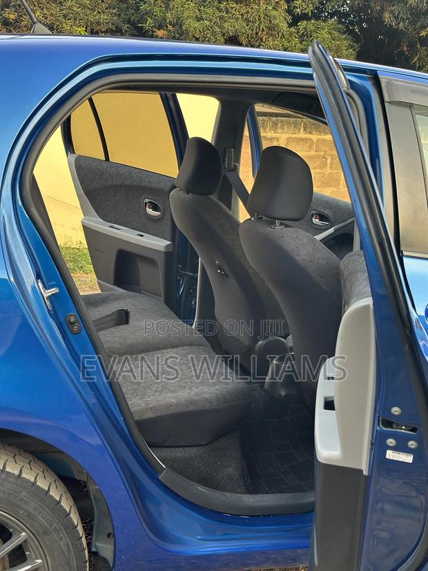 Toyota Vitz 1.3 AWD 5dr 2010 Blue