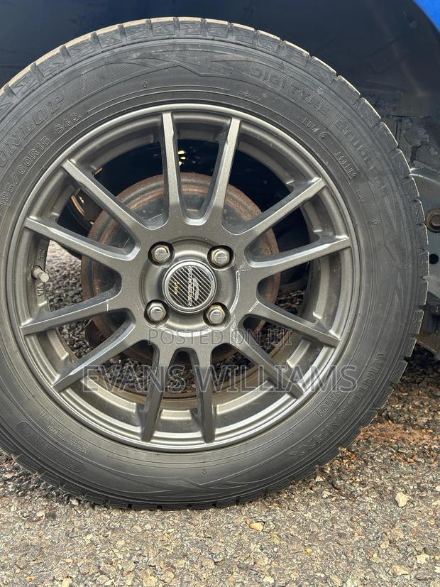 Toyota Vitz 1.3 AWD 5dr 2010 Blue