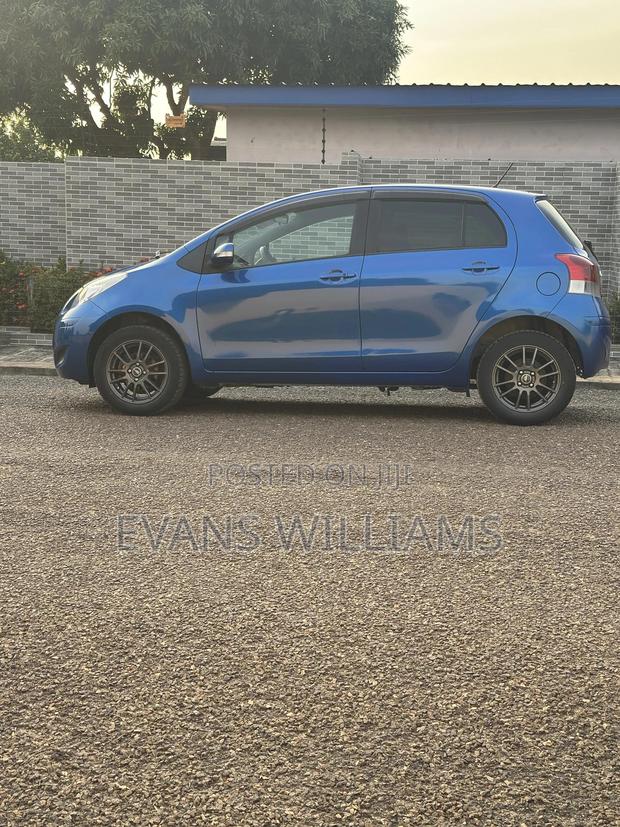 Toyota Vitz 1.3 AWD 5dr 2010 Blue