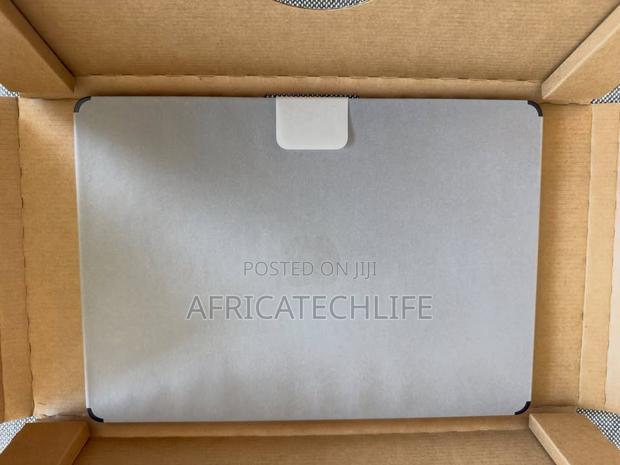 New Laptop Apple MacBook Air 2024 M3 16GB Apple M3 SSD 512GB · Photo 2