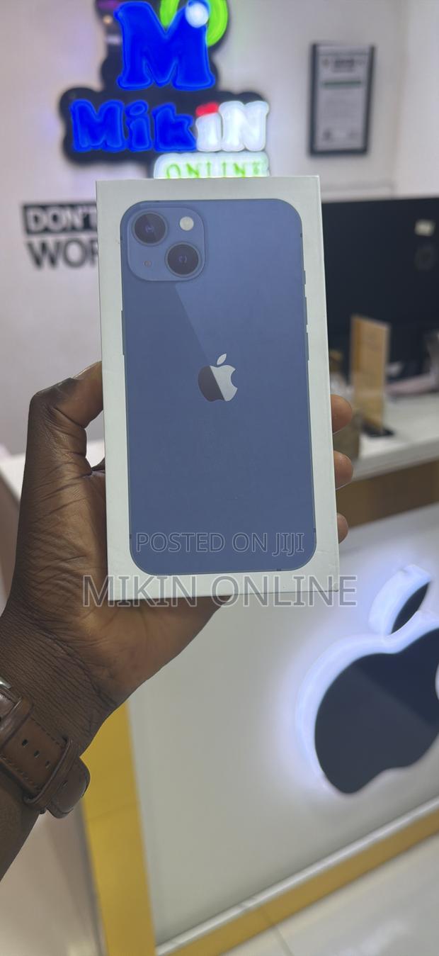 Apple iPhone 13 256 GB Blue photo 3