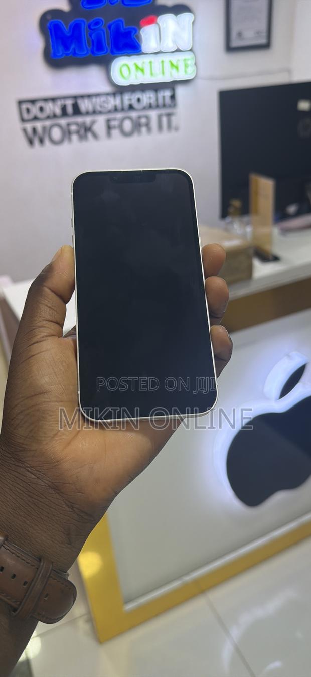 Apple iPhone 13 128 GB White photo 3