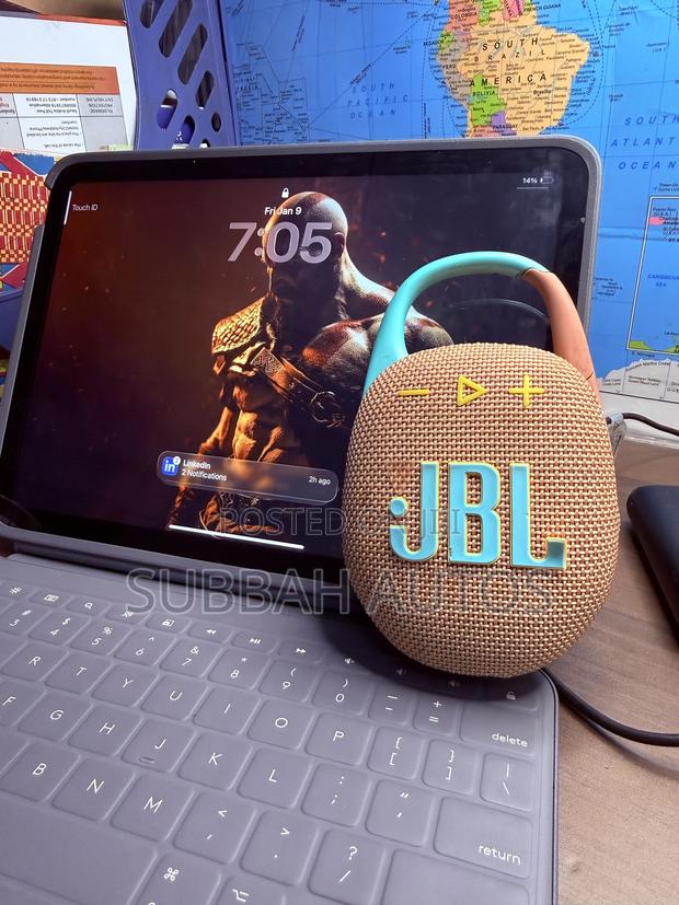 JBL Clip 5 Sound Pill