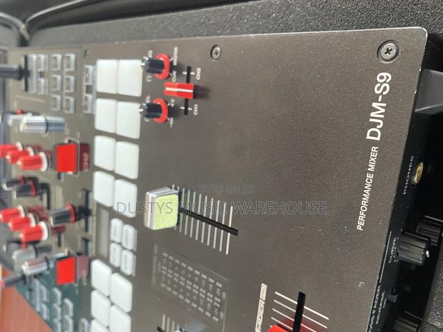Pioneer DJM S9 With Bag and Dust Cover photo 6