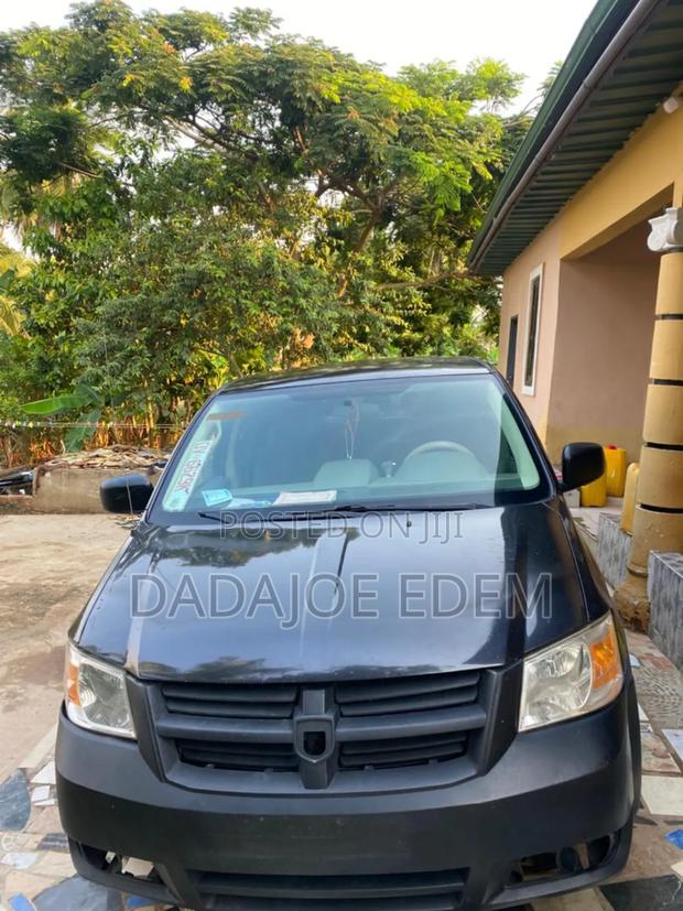 Dodge Caravan 2010 Black