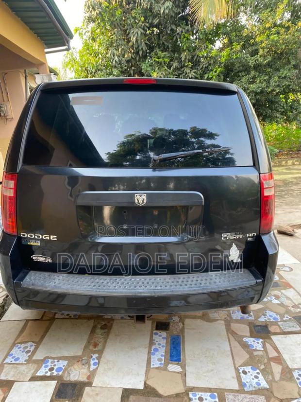 Dodge Caravan 2010 Black photo 2