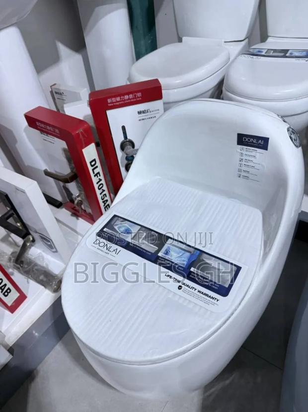 Egg Shaped Wc · Photo 3