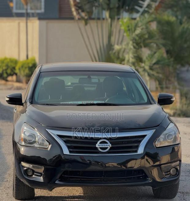 Nissan Altima 2.5 SV 4dr Sedan (2.5L 4cyl CVT) 2014 Black photo 2