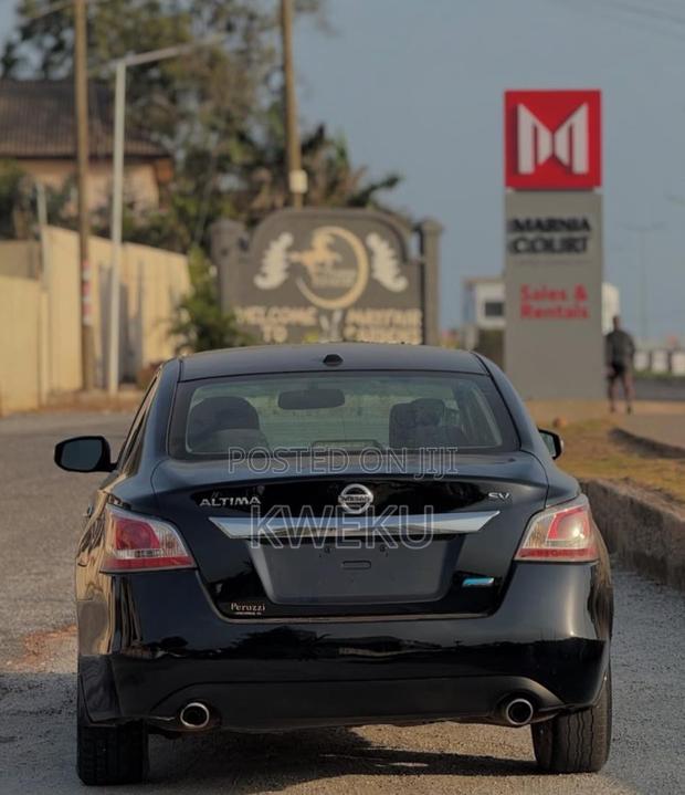 Nissan Altima 2.5 SV 4dr Sedan (2.5L 4cyl CVT) 2014 Black photo 4