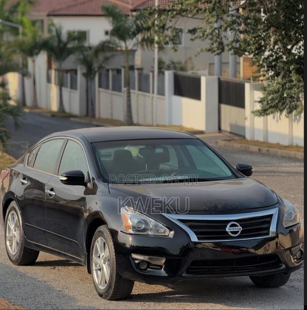 Nissan Altima 2.5 SV 4dr Sedan (2.5L 4cyl CVT) 2014 Black photo 5
