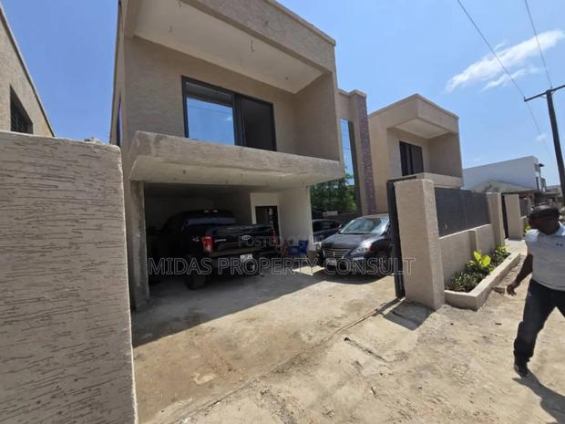 4bdrm House in West Trassaco, Ashaley Botwe for sale