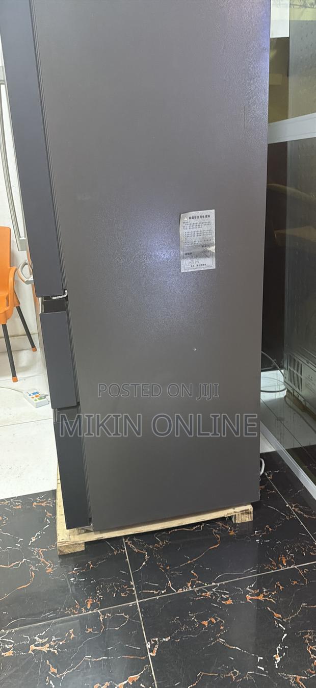Midea 4-Door French Door Refrigerator photo 4