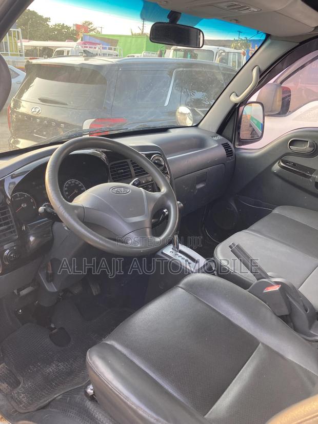Kia Bongo 3 Pickup 2012 White photo 5