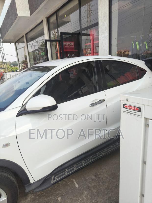 Honda HR-V 2017 White photo 5