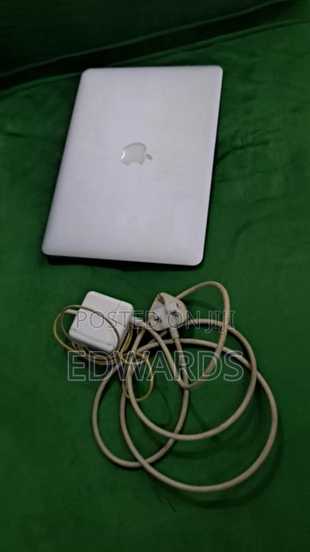 Laptop Apple MacBook Pro 2017 8GB Intel Core I5 HDD 128GB photo 3