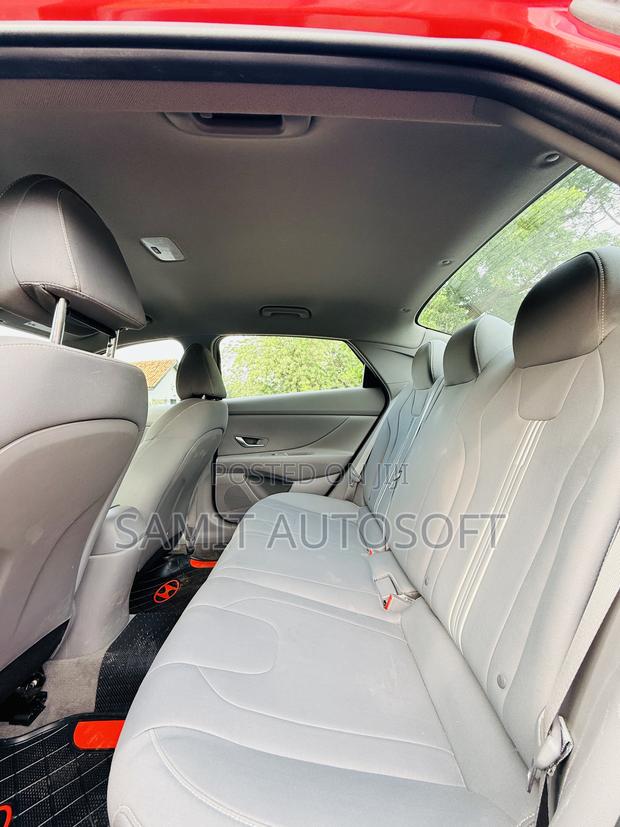 Hyundai Elantra SEL 2023 Red