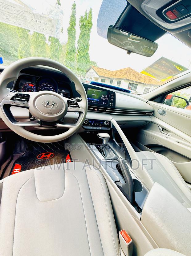 Hyundai Elantra SEL 2023 Red