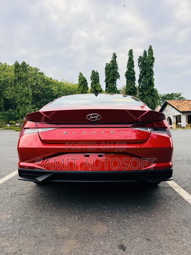 Hyundai Elantra SEL 2023 Red