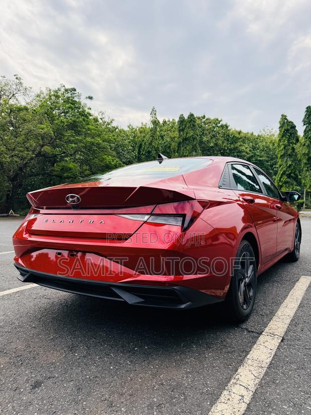 Hyundai Elantra SEL 2023 Red