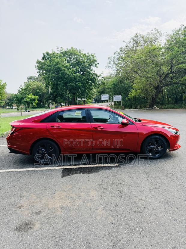 Hyundai Elantra SEL 2023 Red