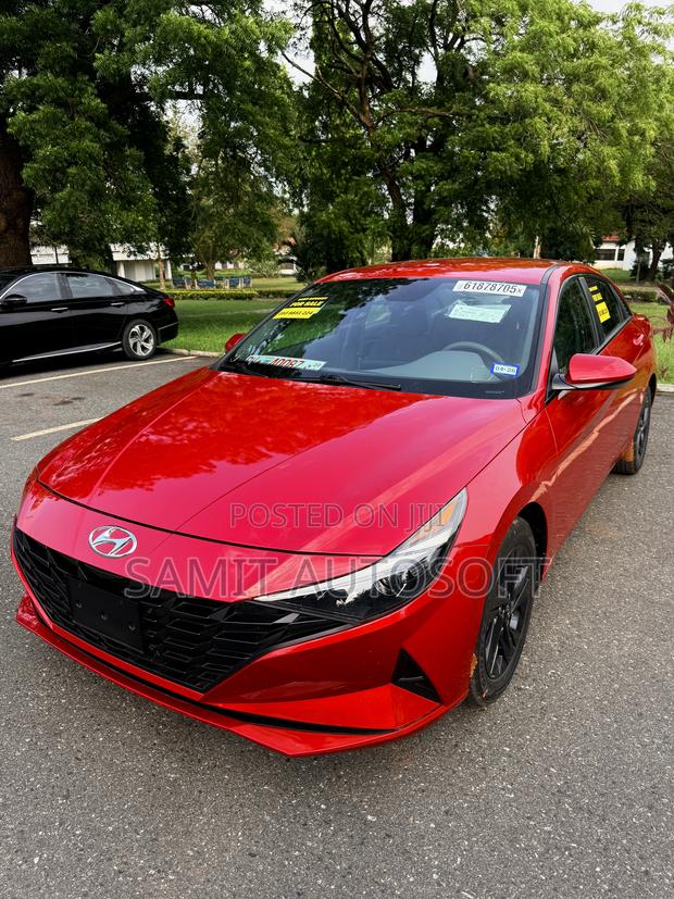 Hyundai Elantra SEL 2023 Red