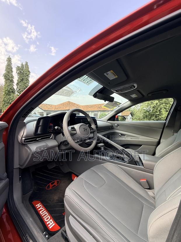 Hyundai Elantra SEL 2023 Red