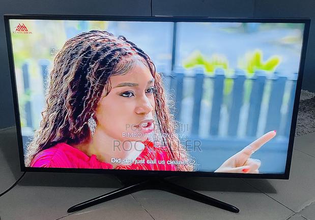 Uk Used Samsung Uhd HDR Smart Digital Satellite 40 Inches photo 9