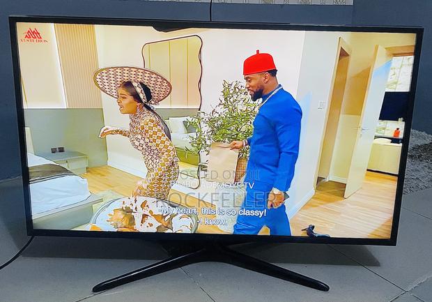 Uk Used Samsung Uhd HDR Smart Digital Satellite 40 Inches photo 18