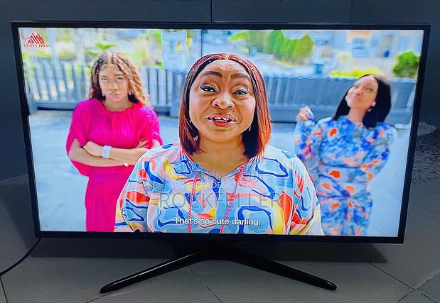 Uk Used Samsung Uhd HDR Smart Digital Satellite 40 Inches photo 10