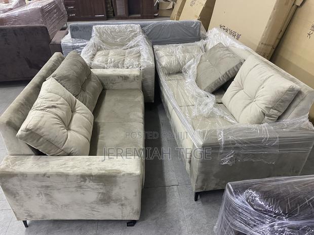 Quality Sofa Set With Cushioned Backrest photo 2