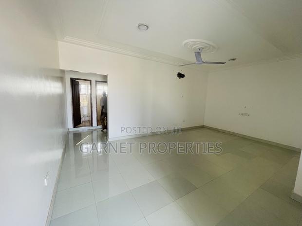 1 Bedroom Apartment for Rent photo 7