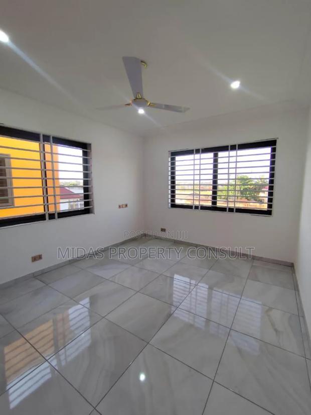 3bdrm House in Ashaley Botwe for sale photo 12