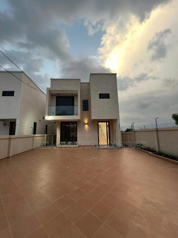 3bdrm House in East Legon Hills for sale photo 2