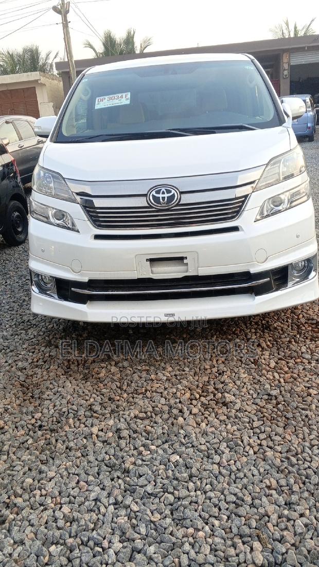 Toyota Vellfire 2016 White