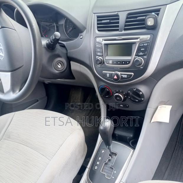 Hyundai Accent SE Sedan 2017 Gray photo 3