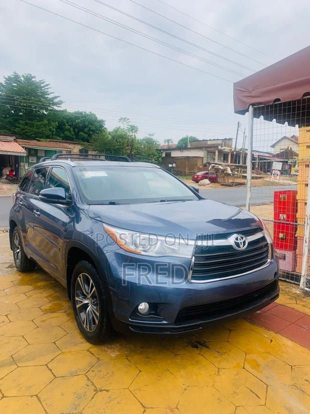 Toyota Highlander 2016 Blue