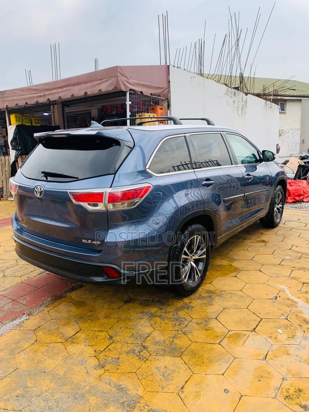 Toyota Highlander 2016 Blue