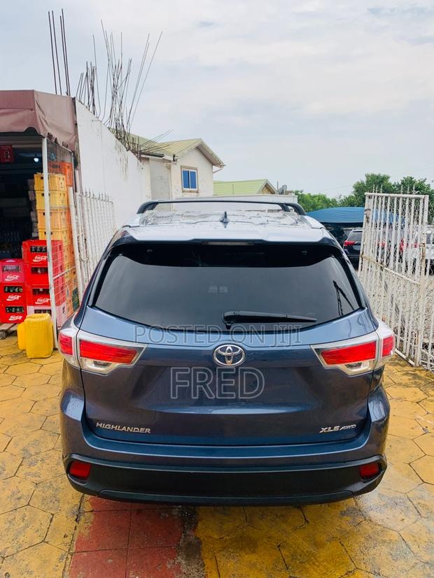 Toyota Highlander 2016 Blue