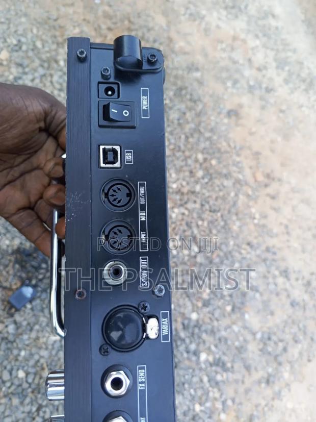 Line 6 Pod 3x Live Guitar Effect photo 10