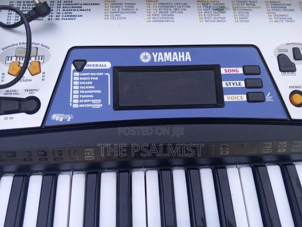 Yamaha Ez- 150 With Keyboard Bag, Adapter, Bookrest Sustain Pedal photo 2