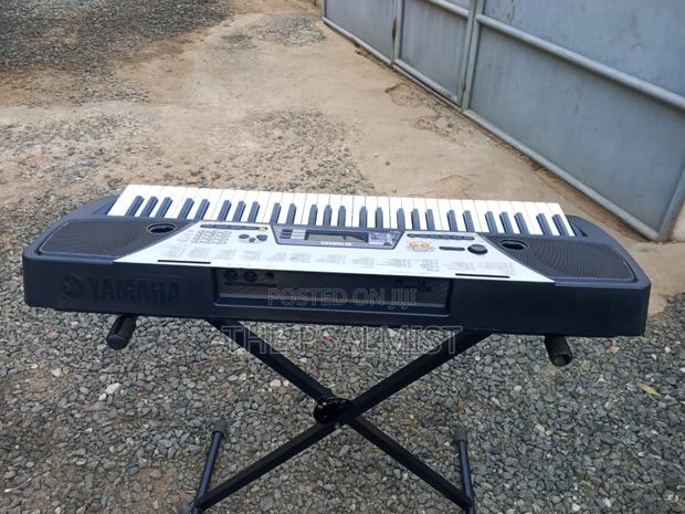Yamaha Ez- 150 With Keyboard Bag, Adapter, Bookrest Sustain Pedal photo 7