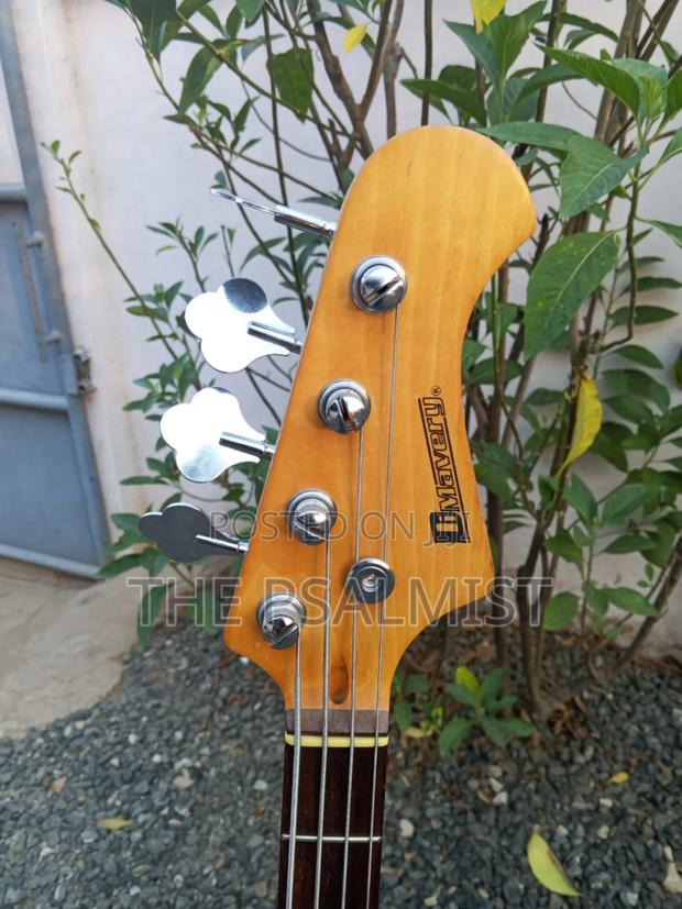 Dimavery 4strings Sunburst Jazz Bass 302 Guitar Strap, Bag Etc photo 3