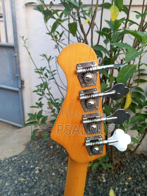 Dimavery 4strings Sunburst Jazz Bass 302 Guitar Strap, Bag Etc photo 6