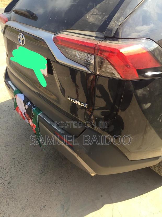Toyota RAV4 LE FWD 2023 Black photo 6